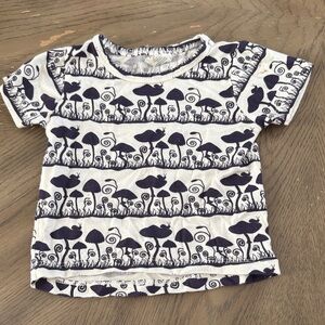 kate quinn White Tee with Navy Mushroom & Snail Print